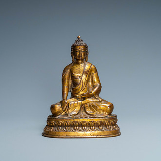 A Sino-Tibetan gilt bronze figure of Buddha Shakyamuni, 18/19th C.