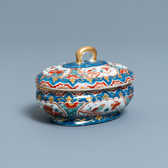 A polychrome Dutch Delft doré spice box and cover, 18th C.