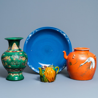 Een diverse collectie Chinees porselein, 19/20e eeuw