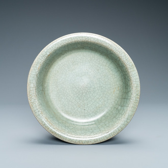 A Chinese ge-type crackle-glazed bowl, Qing