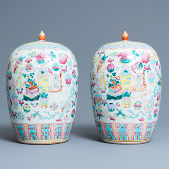 A pair of Chinese famille rose 'antiquities' jars and covers, 19th C.