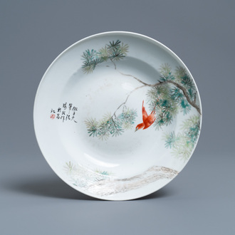 A Chinese qianjiang cai dish with a bird in flight, 19/20th C.