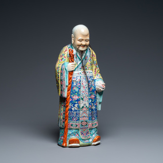 Une figure du Dieu d'étoiles 'Shou' en porcelaine de Chine famille rose, 19ème