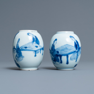 Twee Chinese blauw-witte theebussen, Kangxi