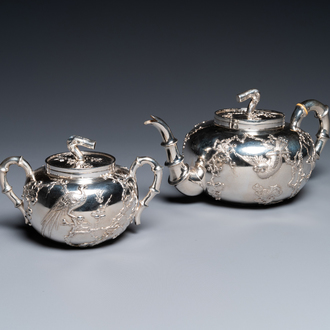 A Chinese silver teapot and a sugar bowl, 19/20th C.