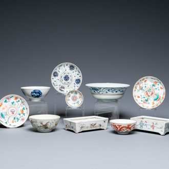 A varied collection of Chinese blue and white and famille rose porcelain, 19/20th C.