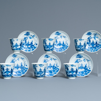 Six tasses et soucoupes en porcelaine de Chine en bleu et blanc, 19ème