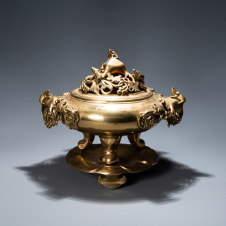 A large Chinese bronze censer with rats on grapevines, 19th C.