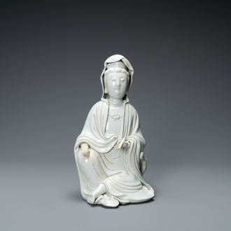 Une figure de Guanyin en porcelaine blanc de Chine de Dehua, 18/19ème