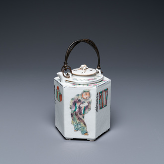 A Chinese famille rose 'Wu Shuang Pu' teapot with insert, 19/20th C.