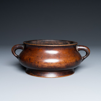 Een Chinese bronzen wierookbrander, Xuande merk, Kangxi