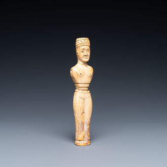Une figure d'un homme en os sculpté, Empire byzantin ou romain d'Orient, 6/10ème