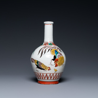 A Japanese Ko-Imari bottle vase in Ko-Kutani-style with a rooster, a hen and their chick, probably Edo, late 17th C.