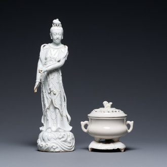 A Chinese Dehua blanc de Chine figure of Guanyin and a covered censer on stand, 18/19th C.