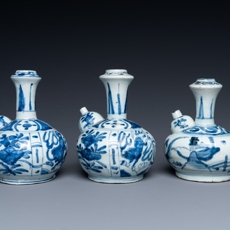 Three Chinese blue and white kendi, Wanli