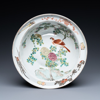 A large Chinese qianjiang cai bowl, Republic