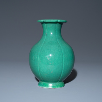 A Chinese monochrome green-glazed vase, Yongzheng seal mark, 18/19th C.