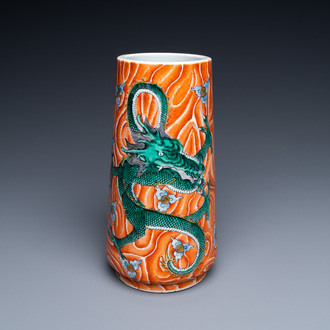 A Chinese tapered cylindrical faux-bois-ground famille verte 'dragon' vase, 19/20th C.