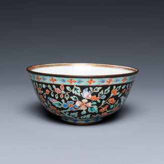 A Chinese Bencharong bowl for the Thai market, 19th C.