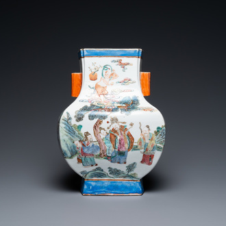 Un vase en porcelaine de Chine famille rose à décor d'immortels, 19ème