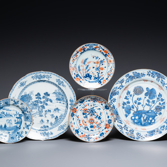 Three Chinese blue, white and Imari-style plates and two dishes, Kangxi/Qianlong