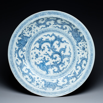 An impressive large Chinese blue and white 'dragon' dish, Ming, 2nd half 15th C.