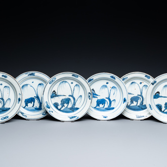 Six coupes en porcelaine de Chine de type ko-sometsuke pour le marché japonais, époque Transition