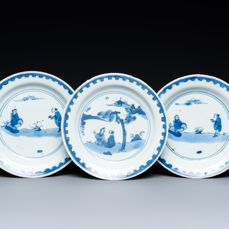 Three Chinese blue and white ko-sometsuke plates for the Japanese market, Transitional period