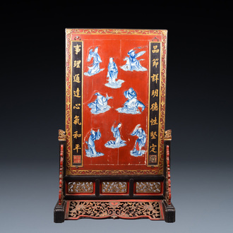 A large Chinese porcelain-embellished lacquered wooden screen, 18/19th C.