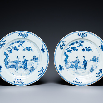A pair of Chinese blue and white dishes with two immortals, Qianlong