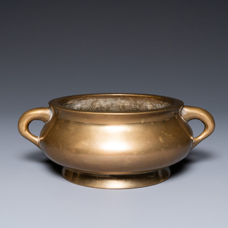 Een Chinese bronzen wierookbrander, Xuande merk, 19e eeuw