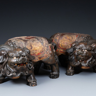 A pair of large Japanese lacquered and gilded wooden shishi, Edo, 18/19th C.