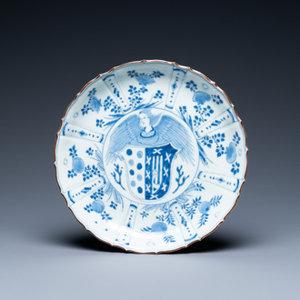 A rare Japanese blue and white armorial plate with barbed rim, Edo, 18th C.