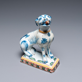 Een polychrome Delftse hond, 18e eeuw