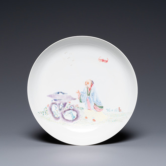 A fine Chinese famille rose eggshell porcelain plate with an immortal, Yongzheng