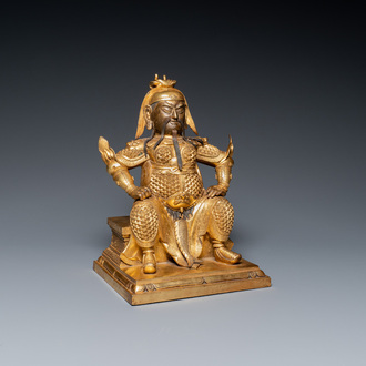 Une figure de Guandi en bronze doré, Chine, Ming