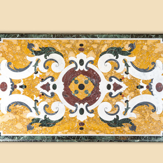 Een Italiaans pietra dura tafelblad, 19/20e eeuw