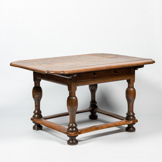 An oak table with baluster feet, 1st half 19th C.