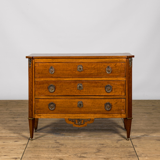 A Neoclassical mahogany chest of drawers, ca. 1900