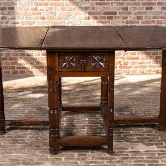 A Spanish wooden double gate leg table, 17th C.