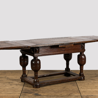 An oak wooden table with baluster legs, 17th C.