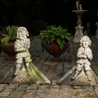 A pair of carved stone roof ornaments with historical warriors, 19th C.
