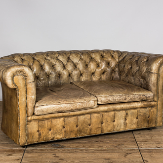 A leather Chesterfield sofa, 20th C.