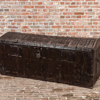 A wrought iron mounted wooden coffer with leather upholstery, 17/18th C.