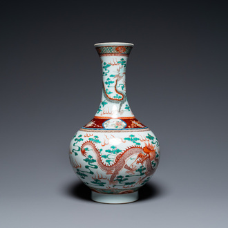 A Chinese famille verte 'dragons' bottle vase, Guangxu mark, 20th C.