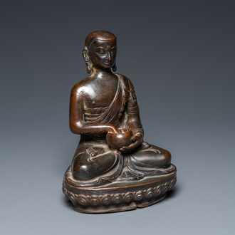 Bouddha de Médecine ou Bhaishajyaguru en bronze laqué, Tibet, 19ème