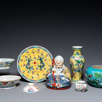 A varied collection of Chinese famille rose and qianjiang cai porcelain, 19/20th C.