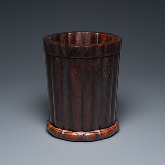 A Chinese hardwood brush pot on stand, 19/20th C.