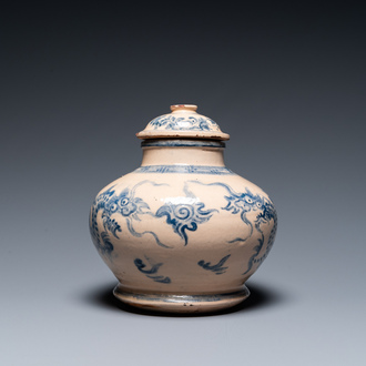 A Vietnamese blue and white Bat Trang stoneware 'dragon' jar and cover, 19/20th C.