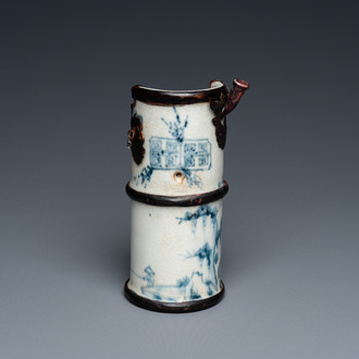 A South-Chinese or Vietnamese blue and white water pipe, 19th C.